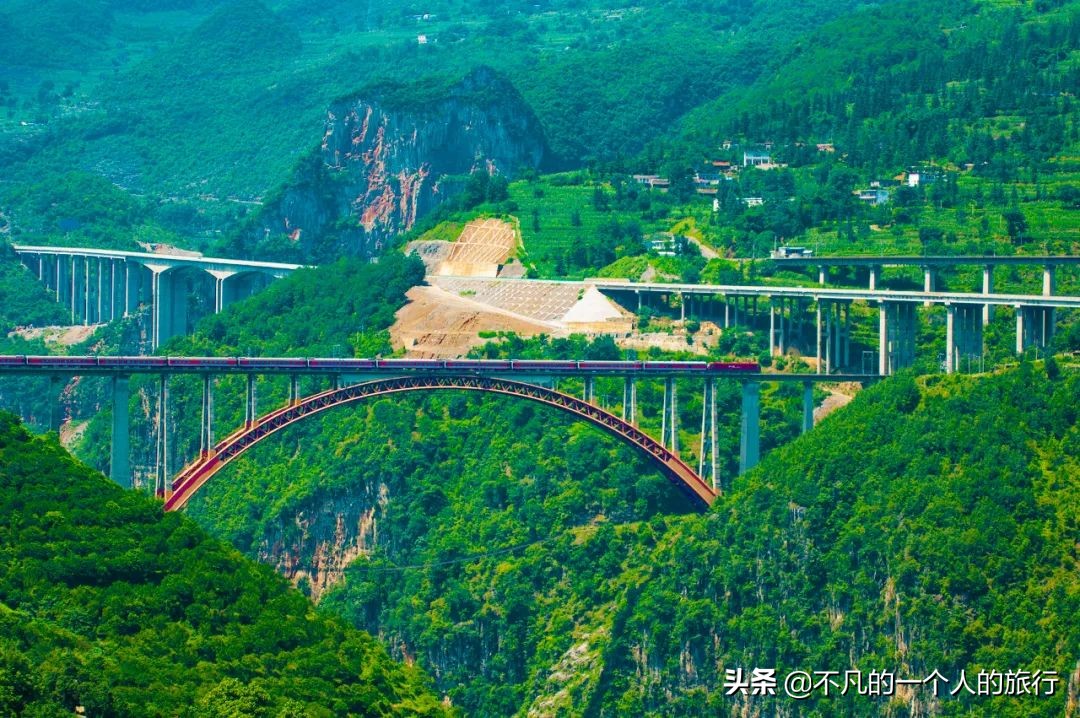 它是中国唯一凉都，空调都是摆设，超过30度有警报