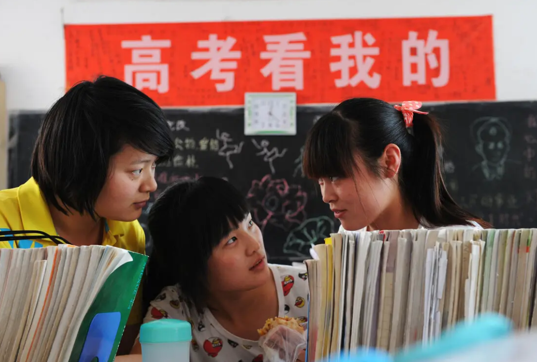 2022年高考生迎来消息，“分数线”可能有调整，理科或高于文科