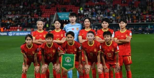 日本怎么看中国女足夺冠（女足击败英格兰！日媒调侃：中国女足如井底之蛙）