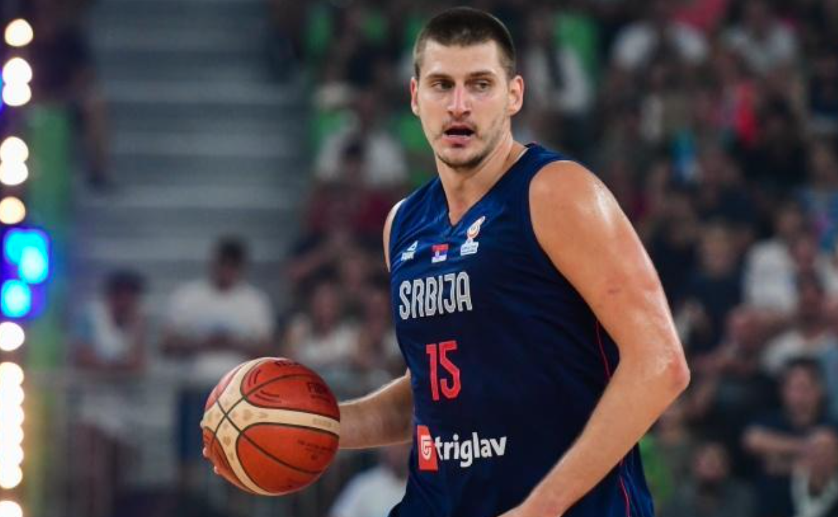 nba球员打完为什么用冰袋(被淘汰也好 约基奇健康备战新赛季;脚踝裹