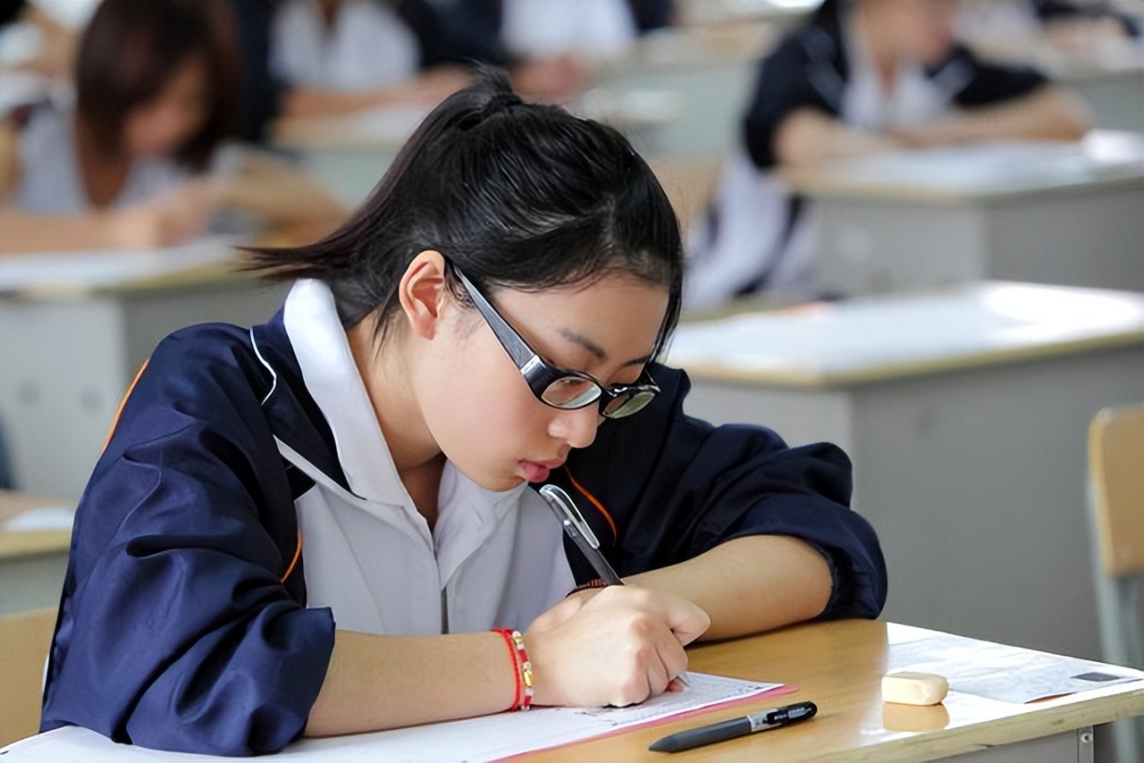 高考期间考生吃什么好？补充脑力和体力是关键，别吃错影响发挥