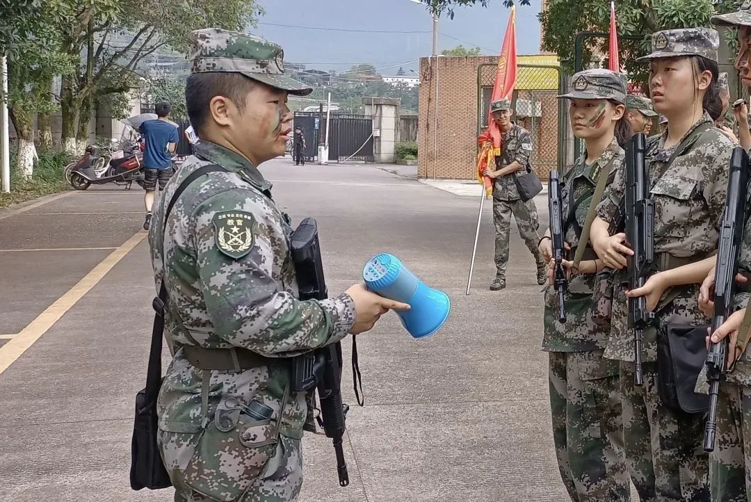 亲历中印冲突、执行特殊任务！四川12位学霸军人：来自特种作战旅、空军、海军