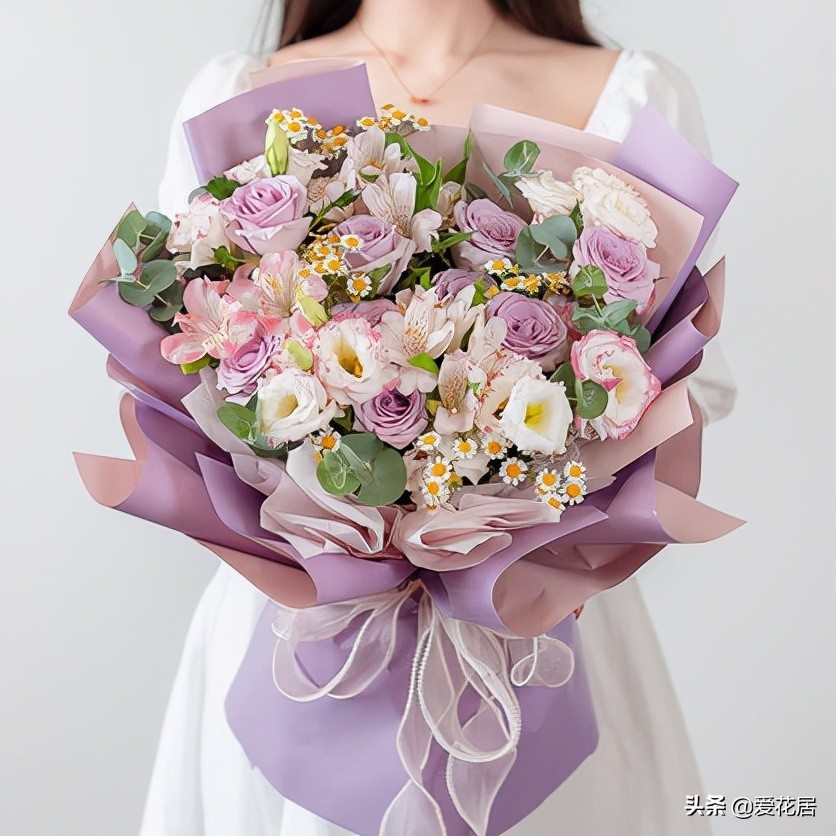 爱花居：怎样讨得双子座女生欢心？这3点要注意