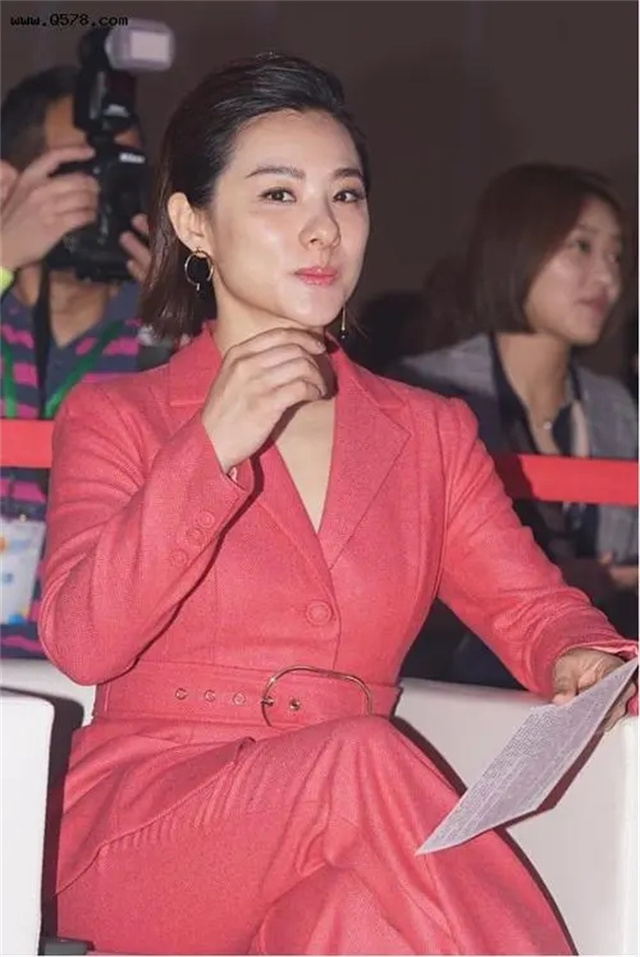 刘璇平衡木冠军怎么好（43岁奥运冠军刘璇近况，嫁入豪门被宠成少女，如今已是霸道女总裁）