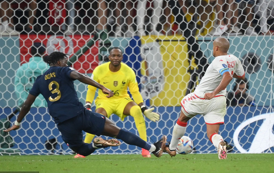 今晚凌晨两点世界杯（2：0！2：1！1：0！世界杯疯狂一夜，阿波联手出线，墨西哥赢球出局）-华海博客