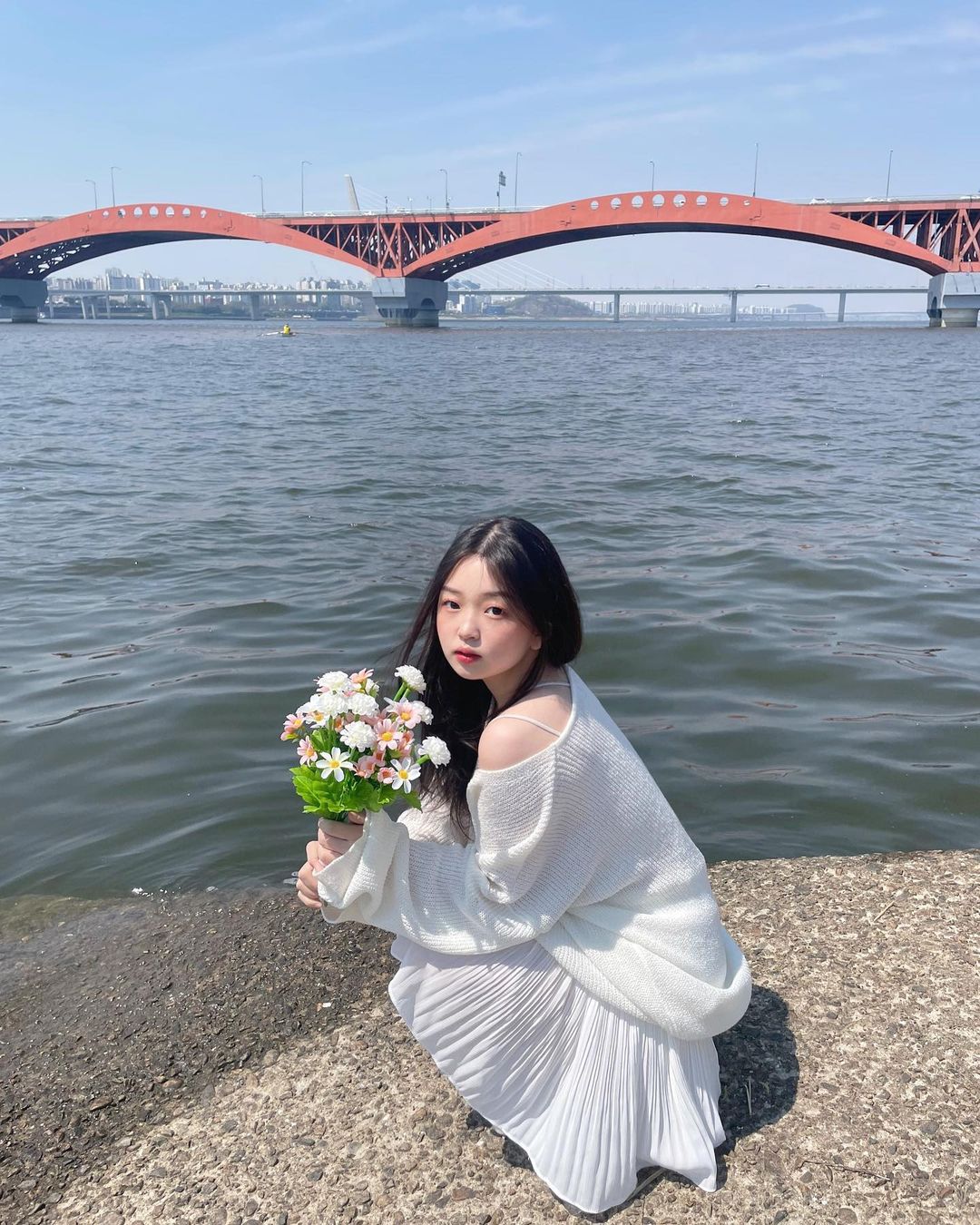 21岁演小学生！超强童颜演员「冻龄外表」太冲击，网大喊不科学