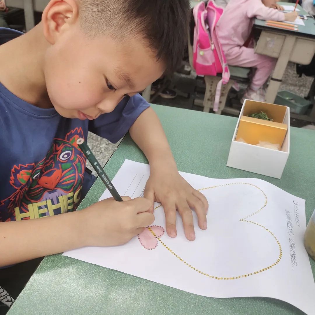锦江小学开展了第十一届心理健康月的第一个主题队会活动