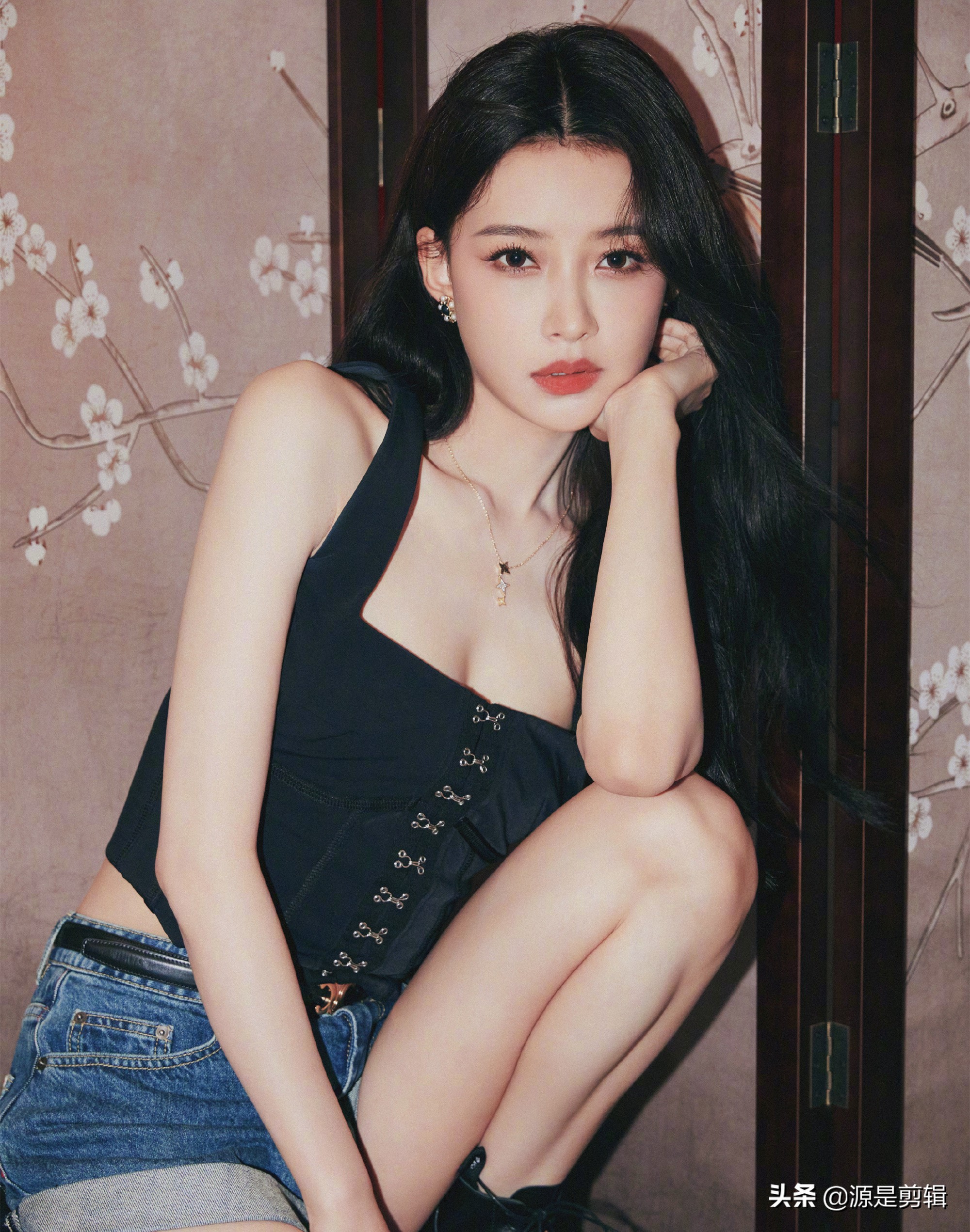 孙怡网上大秀美腿