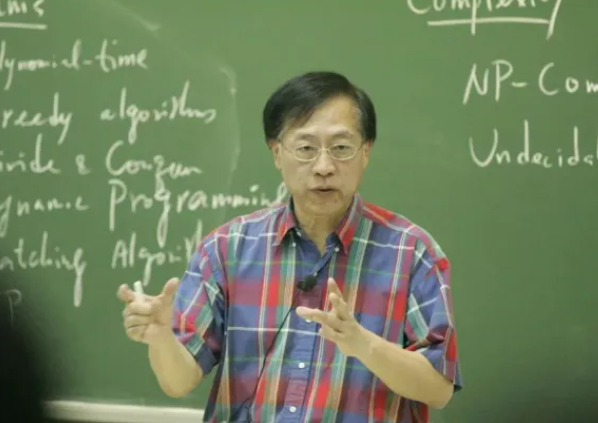 清华大学多门学科“全英授课”，台下全是中国学生，为啥不用汉语