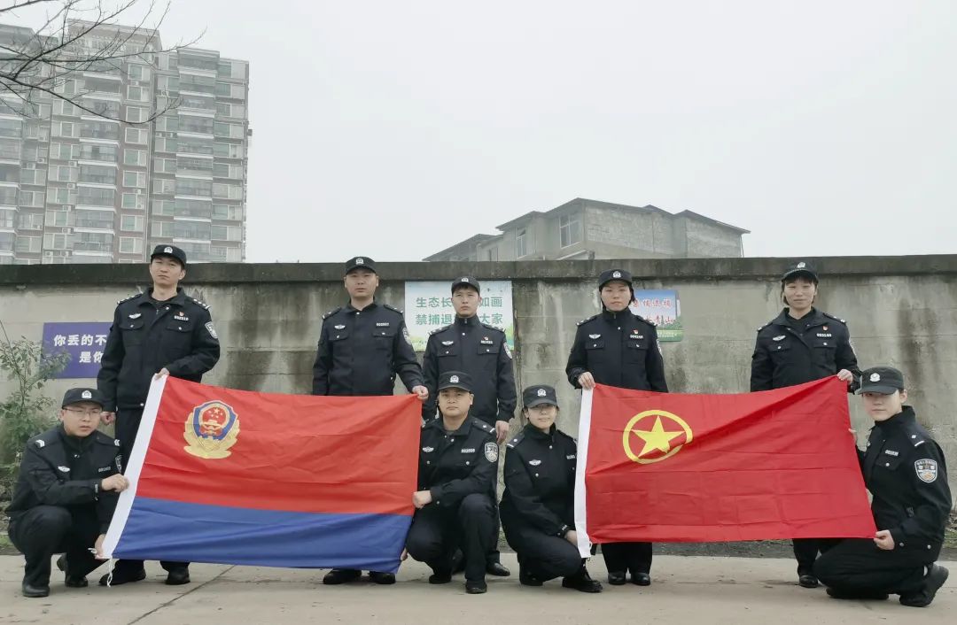 学雷锋护长江 长航公安黄石分局民警掀起学雷锋志愿服务热潮(图8)