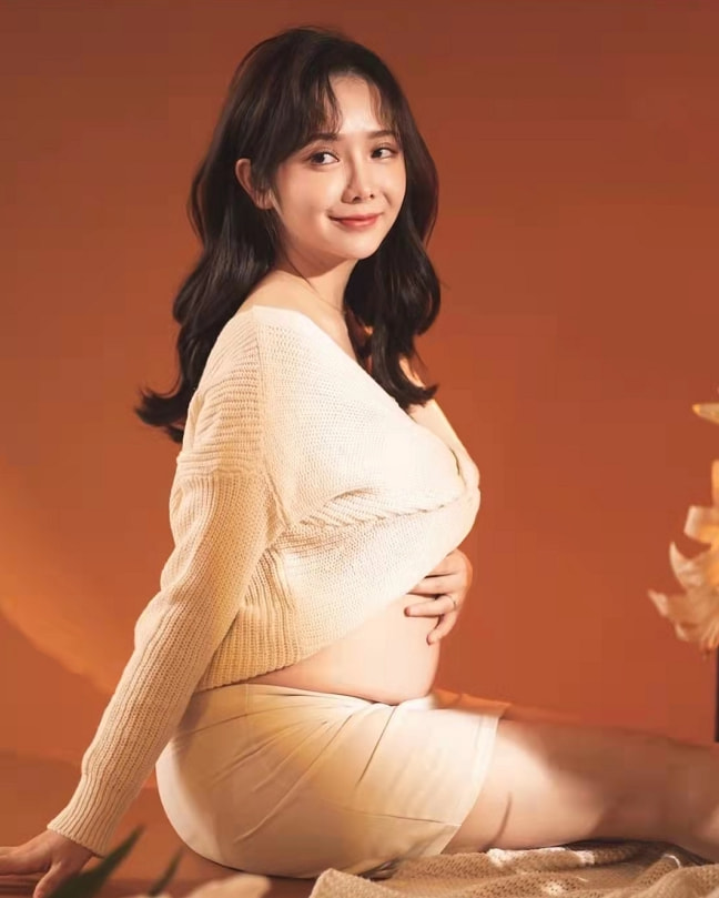 棒棒堂成员杨奇煜晒全家福，官宣二胎得子，王子贺军翔众星送祝福