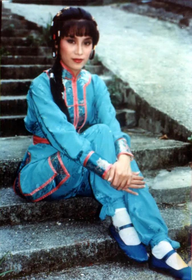 港剧经典《侠女十三妹》黄杏秀、翁美玲版