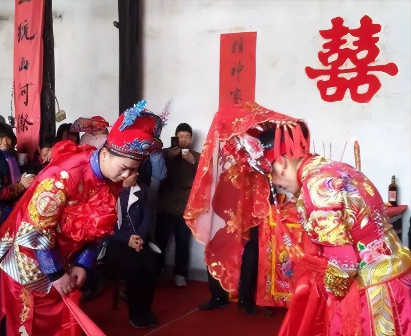 广东女孩邹宜均：因30万被母亲强送精神病院，后来剃度出家做慈善