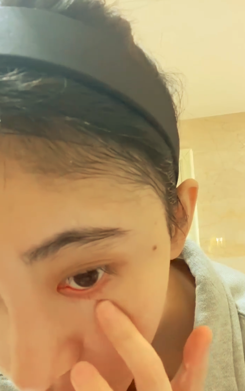 鞠婧祎又“变脸”？下巴尖出新高度，妆容再现半永久撞脸刘浩存
