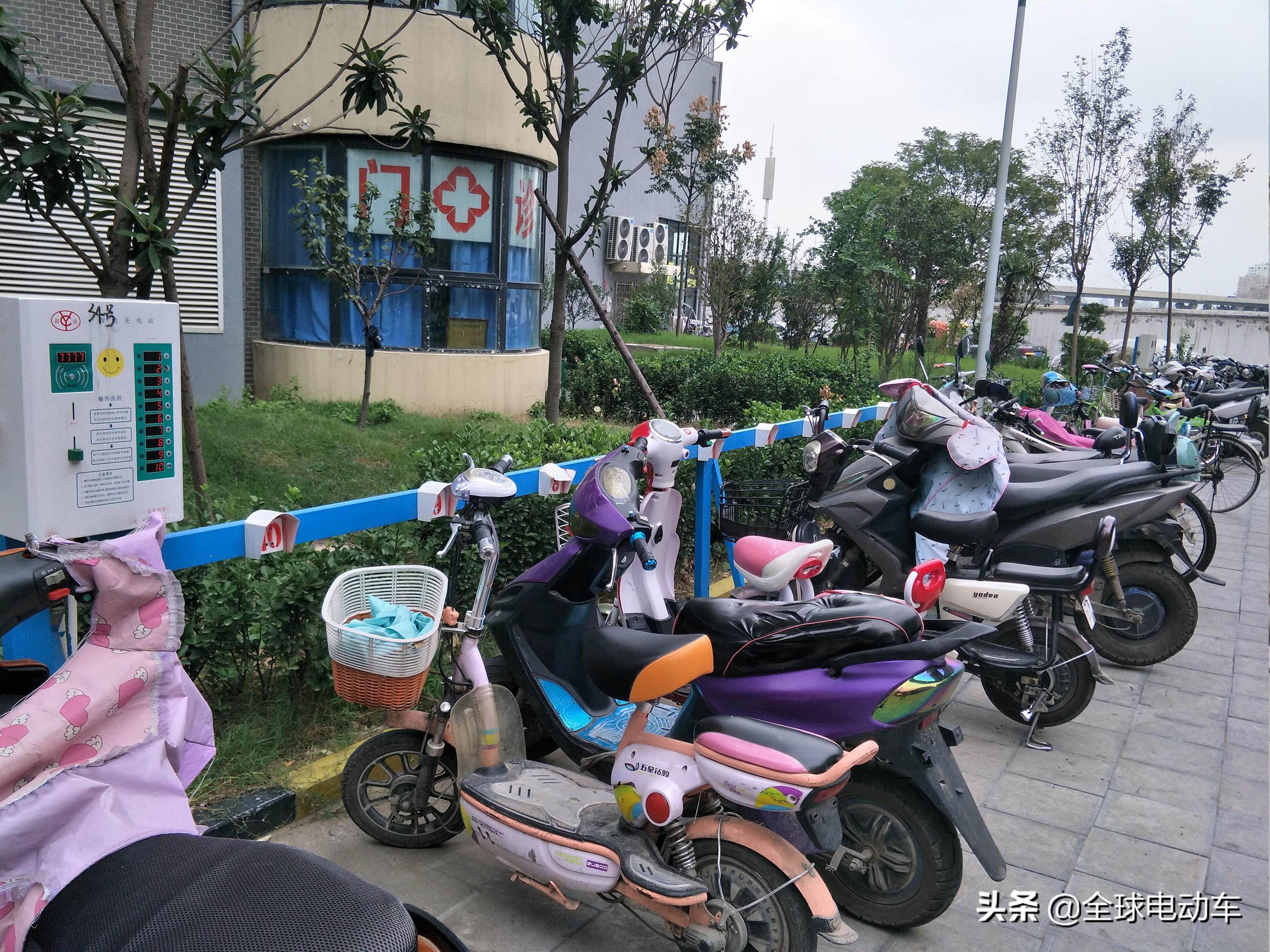 电瓶车亏电后充多久才能恢复（电瓶放久了充不进电怎么解决）-大连信息网