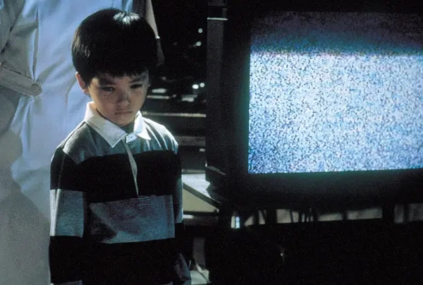 同样是恐怖片，把《咒怨》和《午夜凶铃》放在一起，差距就出来了