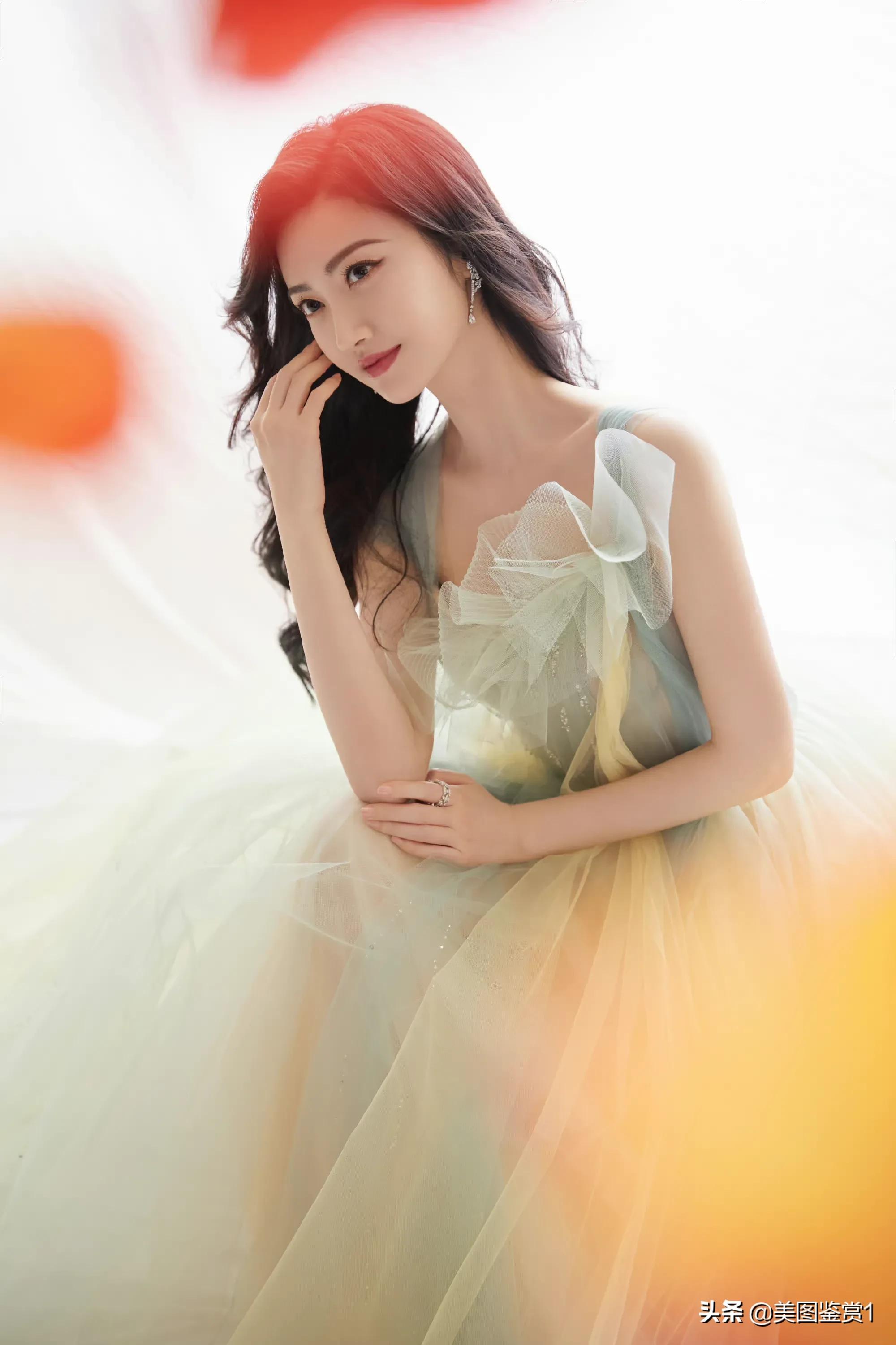 景甜 犹抱琵琶半遮面