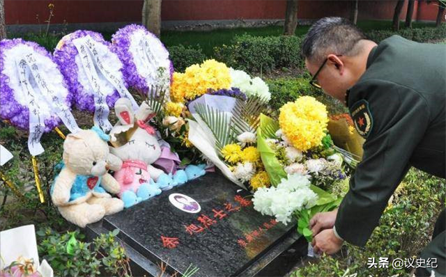 她是中国首个战机女飞行员，年仅30岁逝世，父母：交给党不后悔