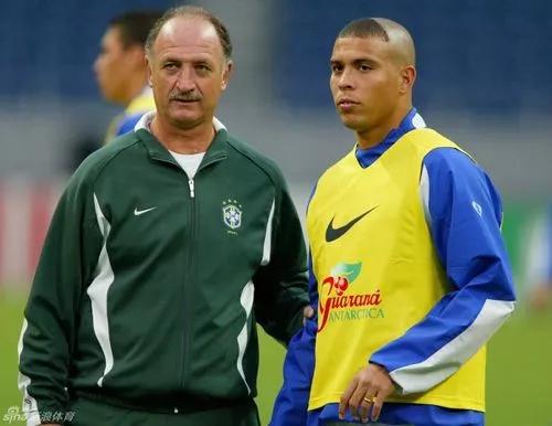 02世界杯中国巴西土耳其（世界杯的冠军01：2002年的巴西队）