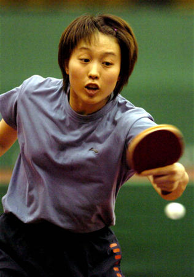 乒乓球运动员白杨图片图片