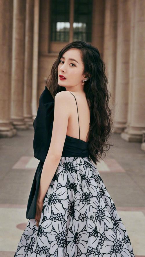 娱乐圈4位"情场老司机",杨幂只能排倒数,还有人能组一个足球队-蘑菇号