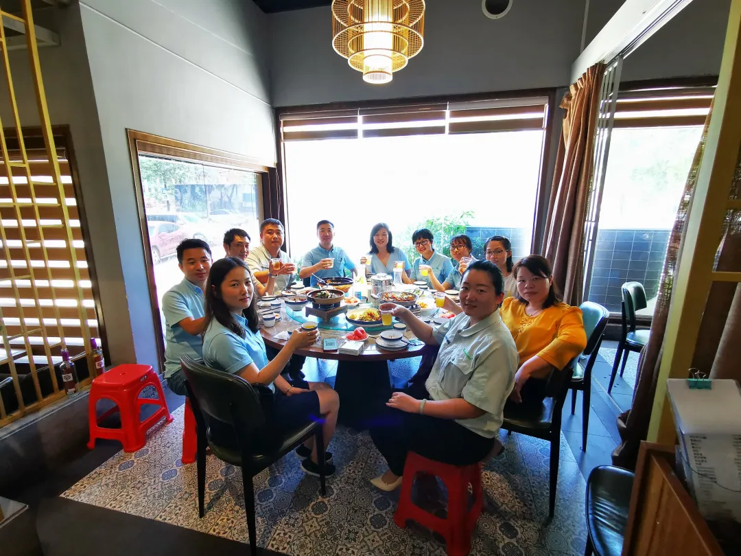 贡献9载,感恩有你:优秀合伙人、经理人——李红