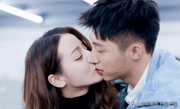 随笔：燃爆了，《战狼》式电影让他们看到了一种方向