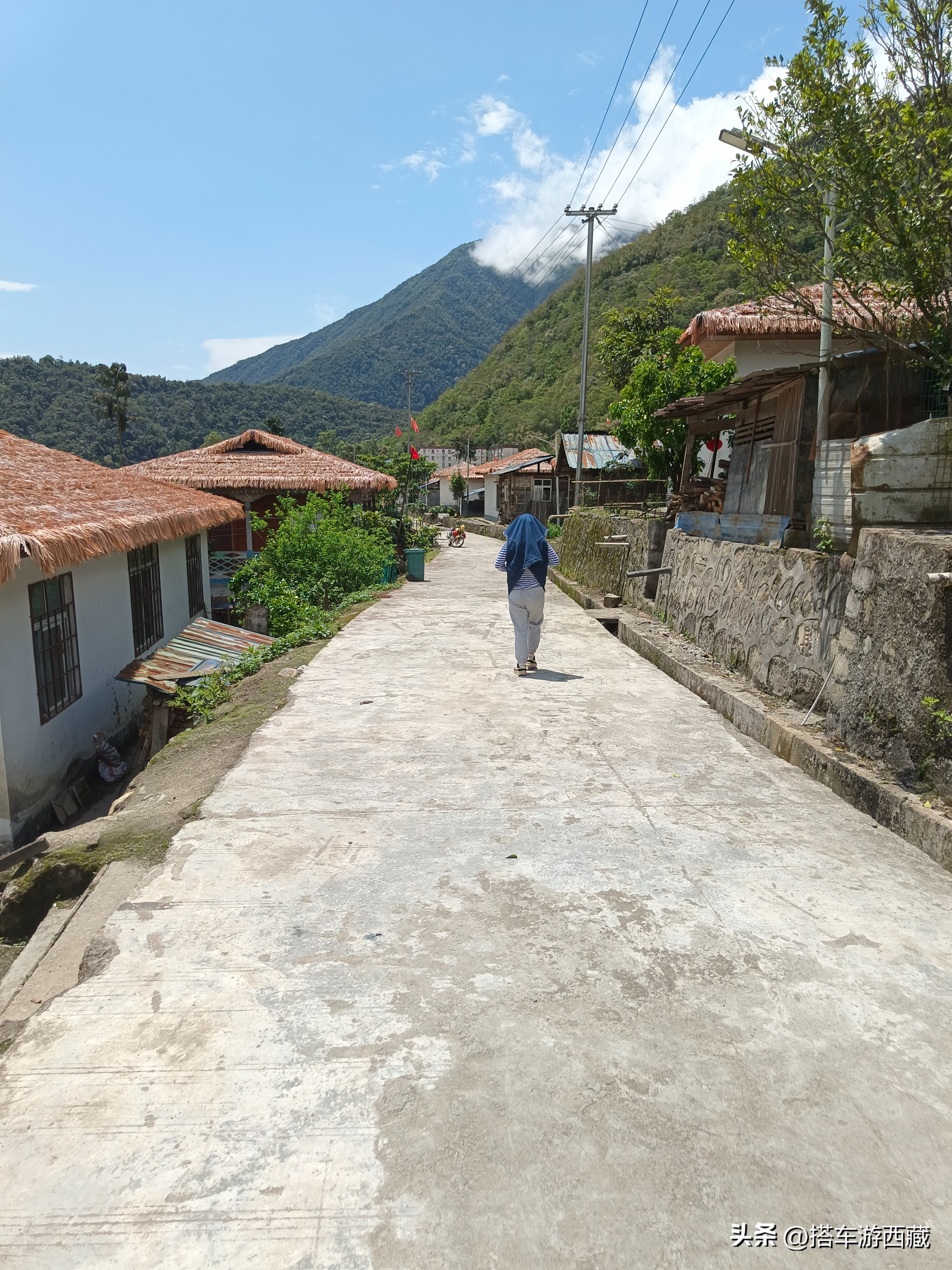 徒步墨脱南部小乡村，路上本地人跟我说不要瞎走，到处都是眼镜蛇