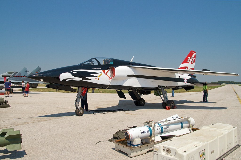 塞尔维亚阵风战机(塞尔维亚怎么了？要买12架阵风，米格29和本国造鹰式战机统统淘汰)