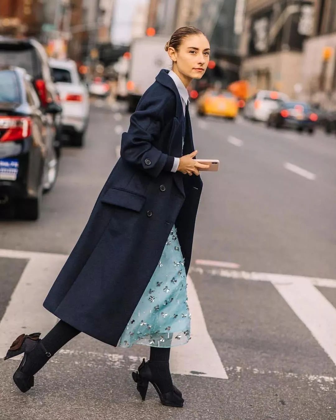 蓝色配什么颜色好看 藏蓝色最佳配色表-百科叔叔