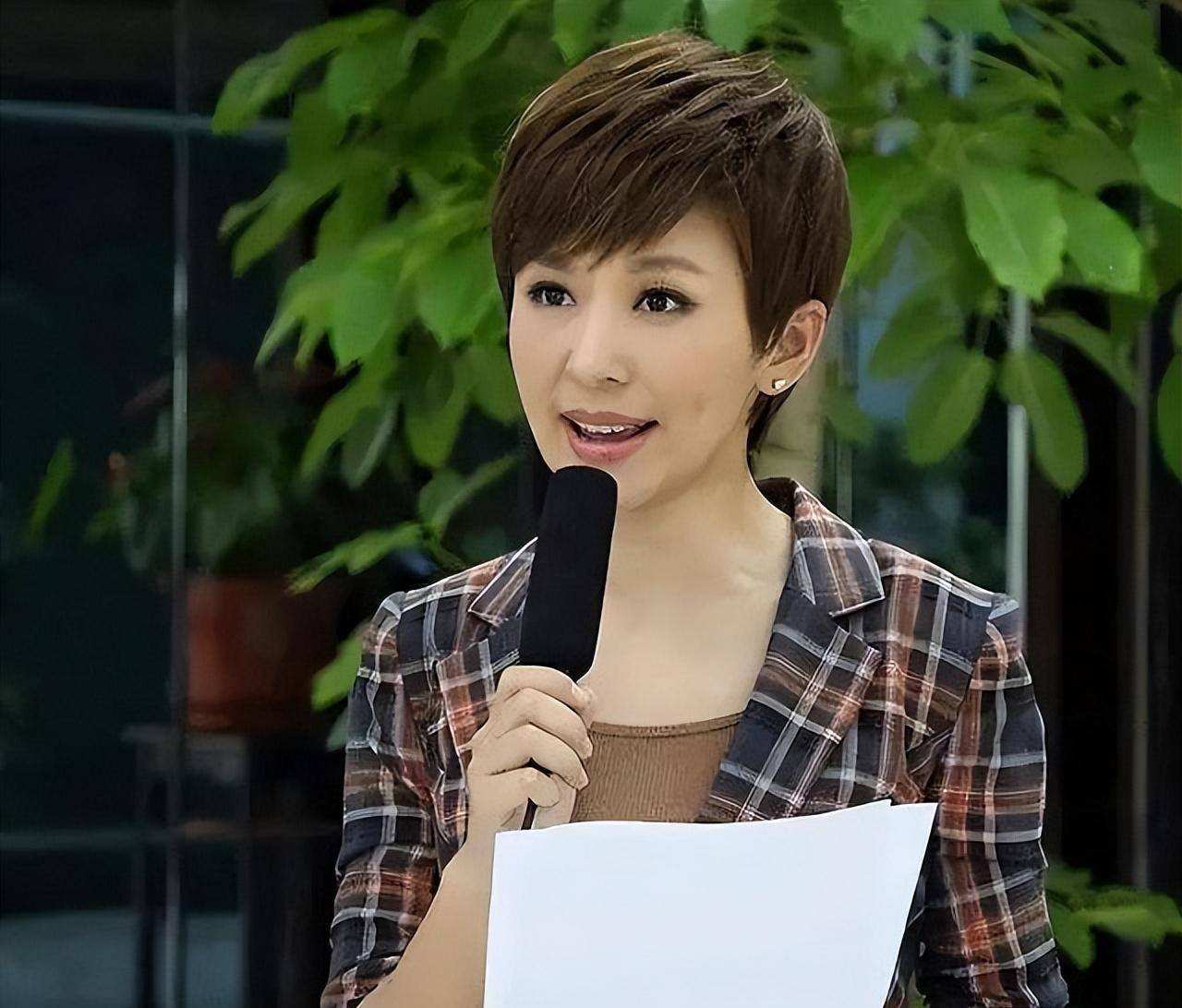 离开《新闻联播》的央视女主持人欧阳夏丹,终于传出了好消息