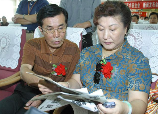 东北“巨骗”陈相贵陨落史：开悍马买182万手机号，08年锒铛入狱