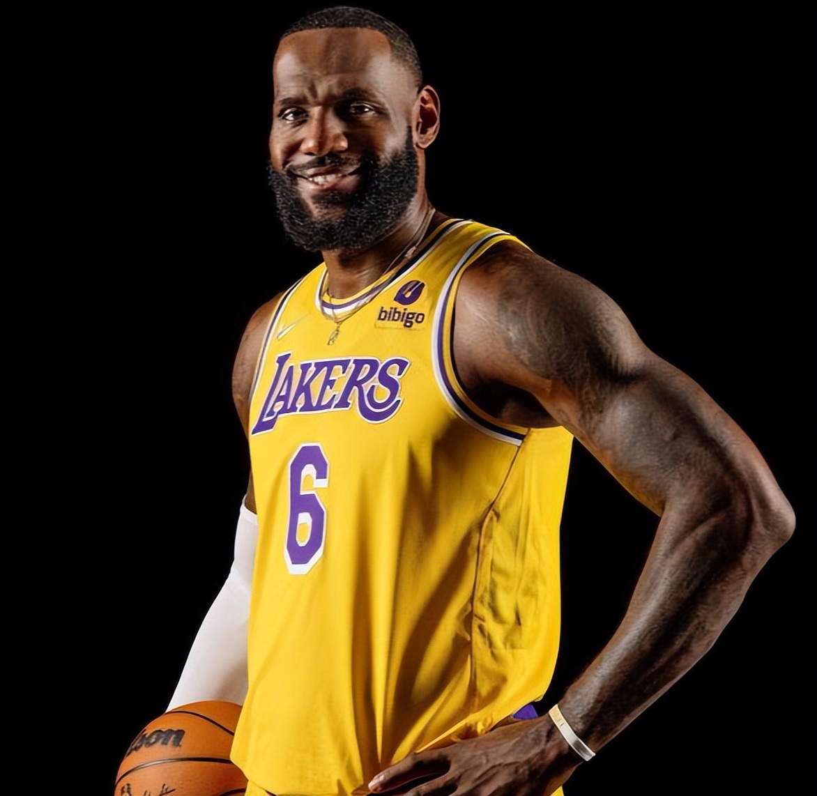 为什么nba总有不服老的人(37岁贾巴尔 37岁马龙 37岁乔丹 37岁詹姆斯 没有对比就没有尴尬)