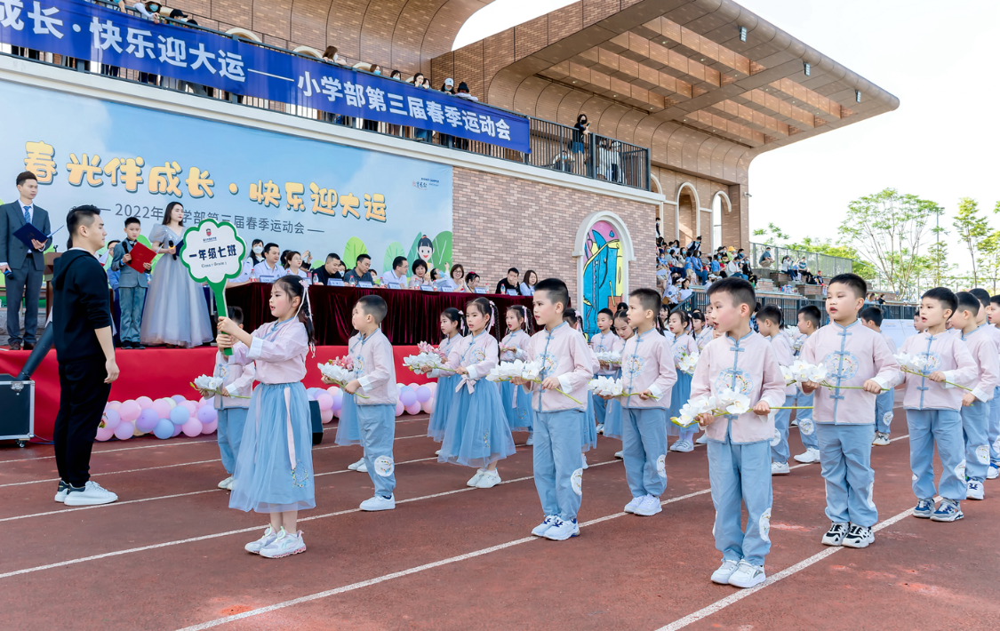 身体在奔，心在笑。新川外国语运动会，是一千种欢快的样子