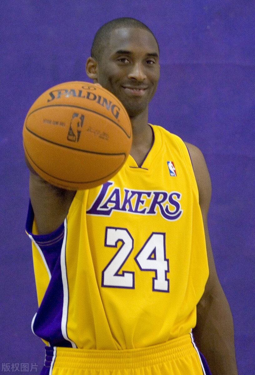 科比照片合集(每一张都是故事重温科比生涯经典照)