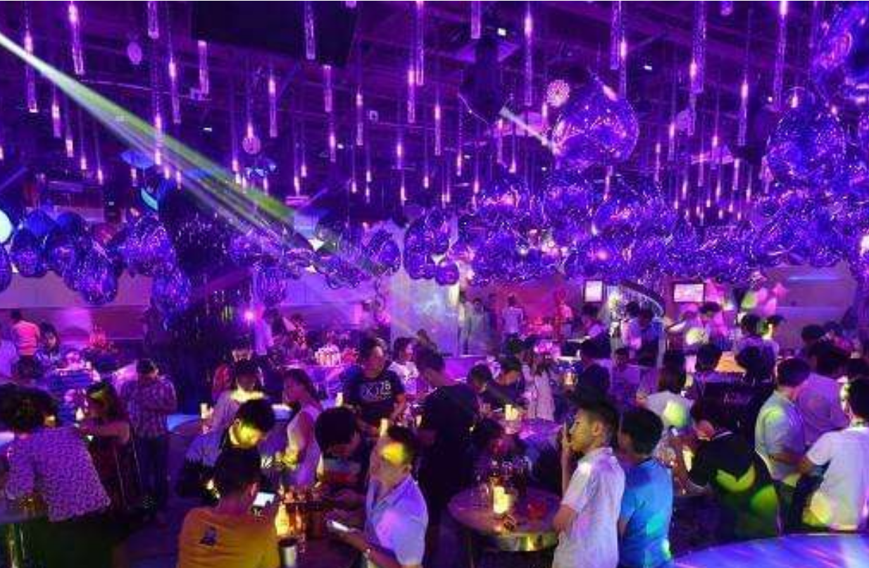 2003年，烟台一夜总会情侣出租屋遇害，警方凭一张快递单查出凶手