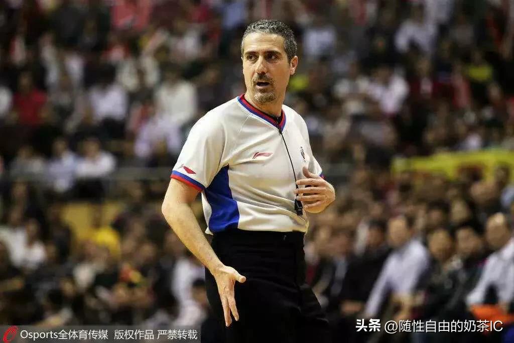 nba为什么不可以惹裁判（要判罚尺度“与国际接轨”，那为什么CBA不干脆请洋裁判执法？）