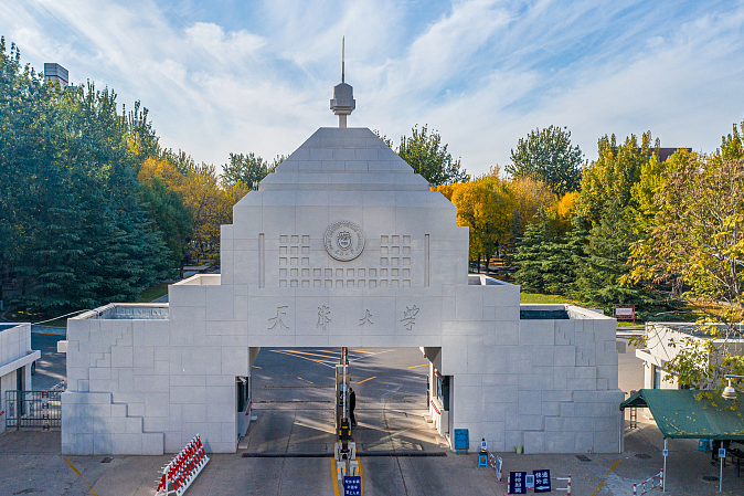 天津大学毕业，做外卖员可惜吗？本人坦然回应，重点是赚到40万