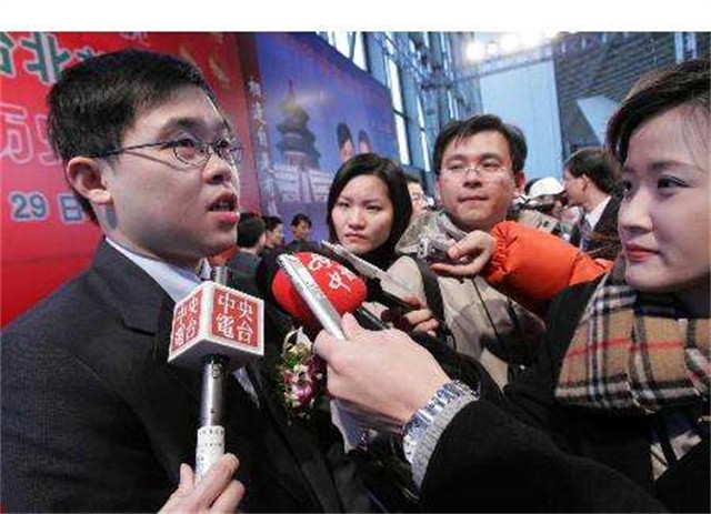 “海上皇帝”私生子：继承4000亿台币遗产，曾因空姐损失20亿台币