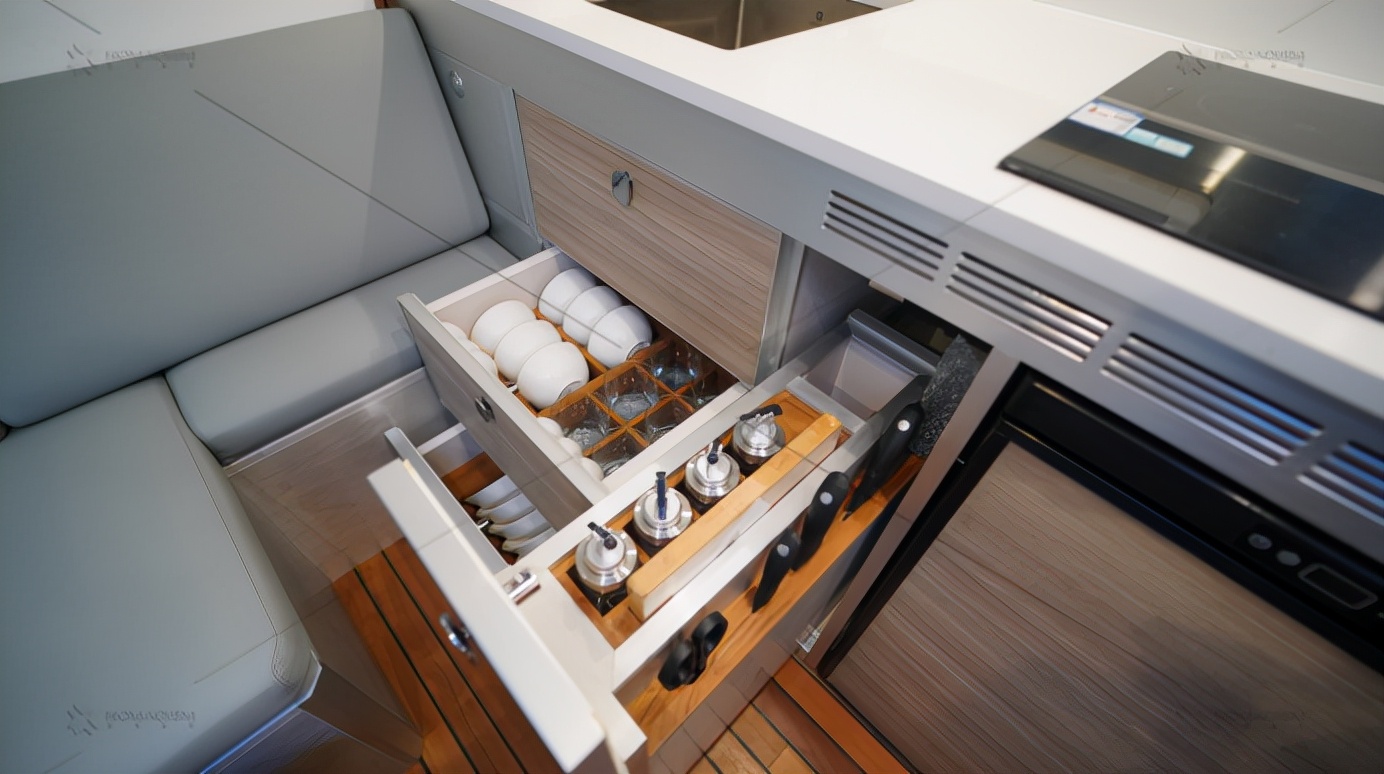 硬核流浪、逐光前行——国产4×4越野房车居住篇