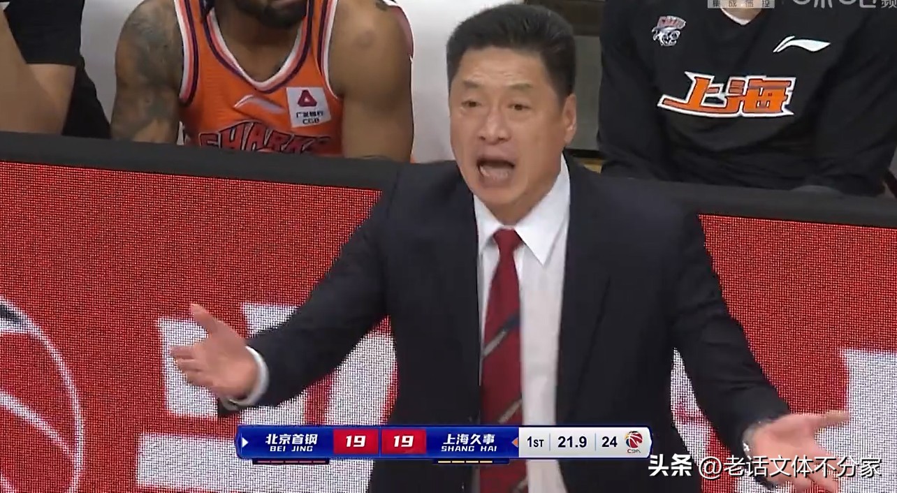 浙江广厦男篮队员琼斯（十年CBA万分闪耀：“黑风虎”琼斯与吉相辅相成，难道要分道扬镳）