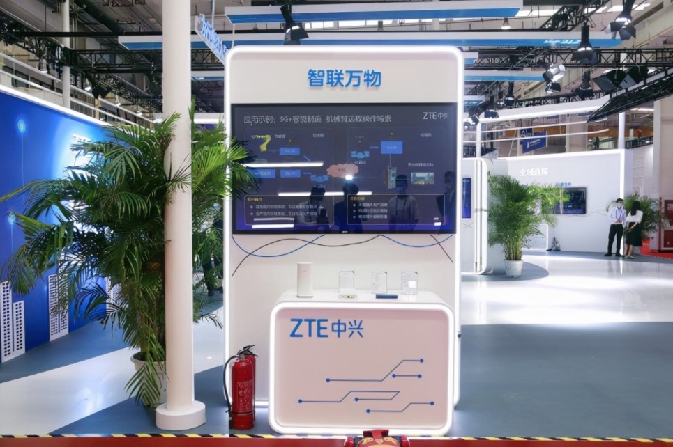 用魔法打败魔法，用5G制造5G，中兴通讯赛博超级工厂太科幻了