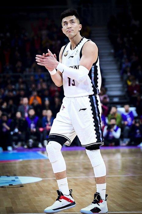 自己最喜欢的两个球队碰上了（又是连败，喜爱的两支球队最近为何走上连败之路）