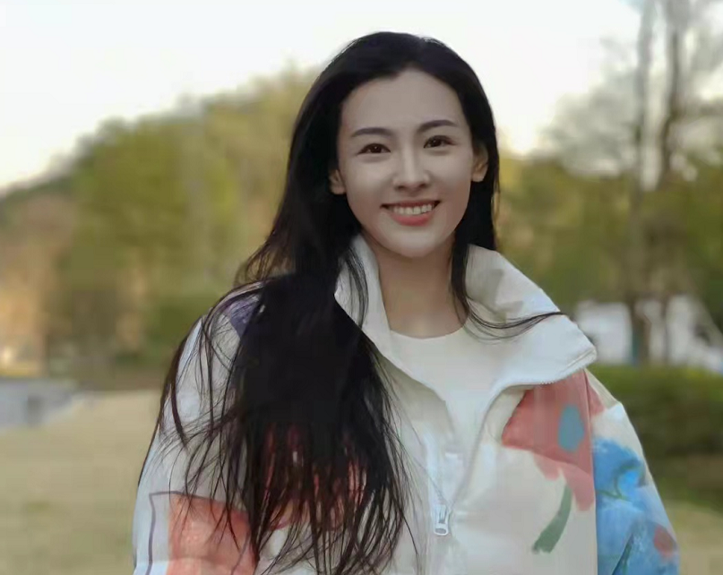 娱乐圈真热闹，华晨宇张碧晨双双出绯闻，杨幂与郭敬明助理闹乌龙