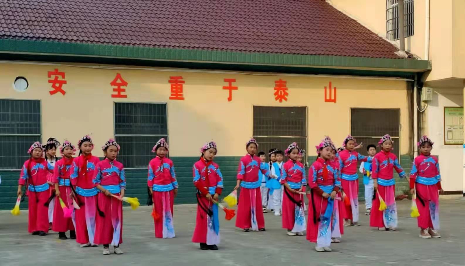 蕲春学校培养学生体育(蕲春县檀林镇中心学校：扬山区特色 挖“双减”内涵)