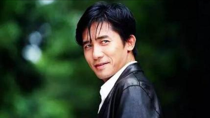2021中国内地男演员片酬排行，王宝强黄渤垫底，易烊千玺直追吴京