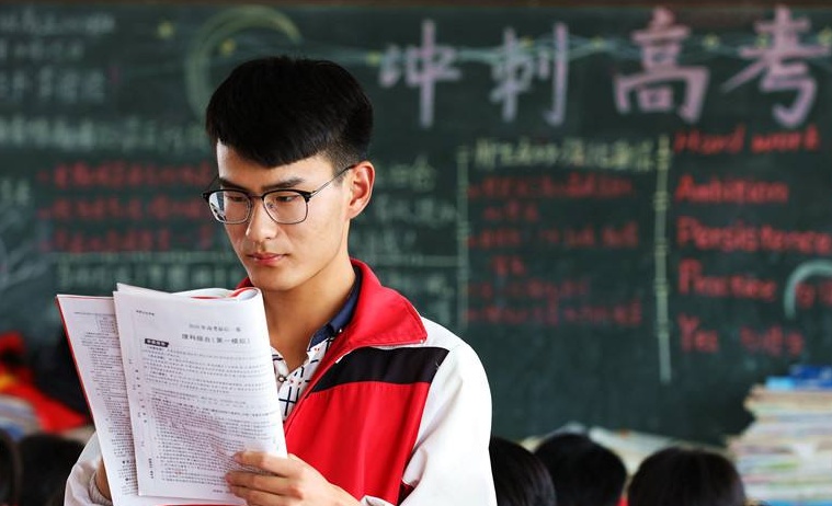 高中生“冰墩墩”字体火了，可爱又圆润，高考加分项这不就来了