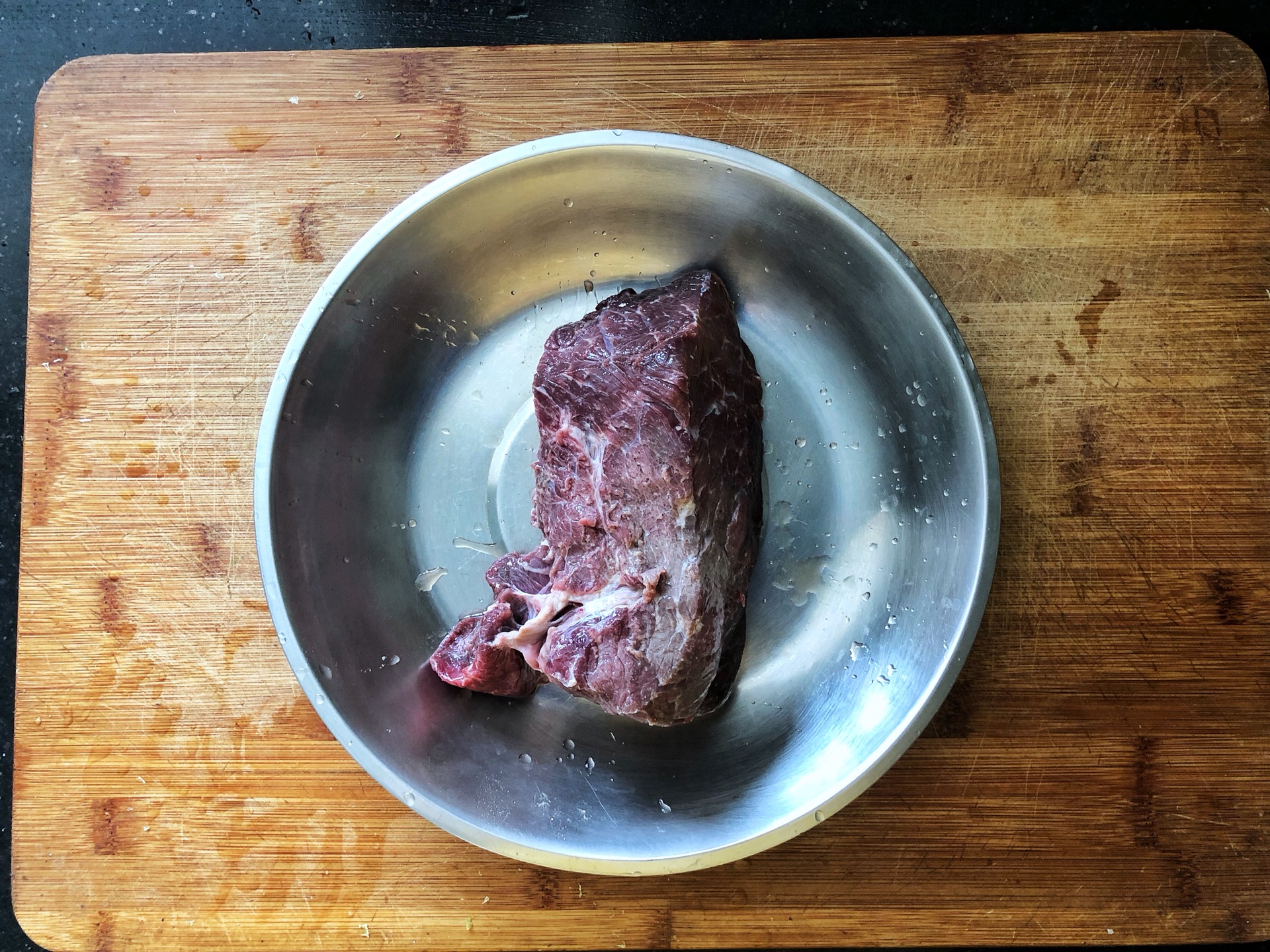 牛肉丸的做法和配料及配方（自制牛肉丸Q弹有嚼劲）