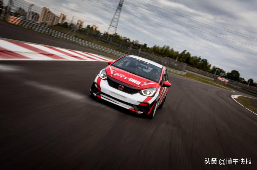 飞度赛车行吗(赛车版再破赛道纪录,全新本田飞度如何打动用户?
