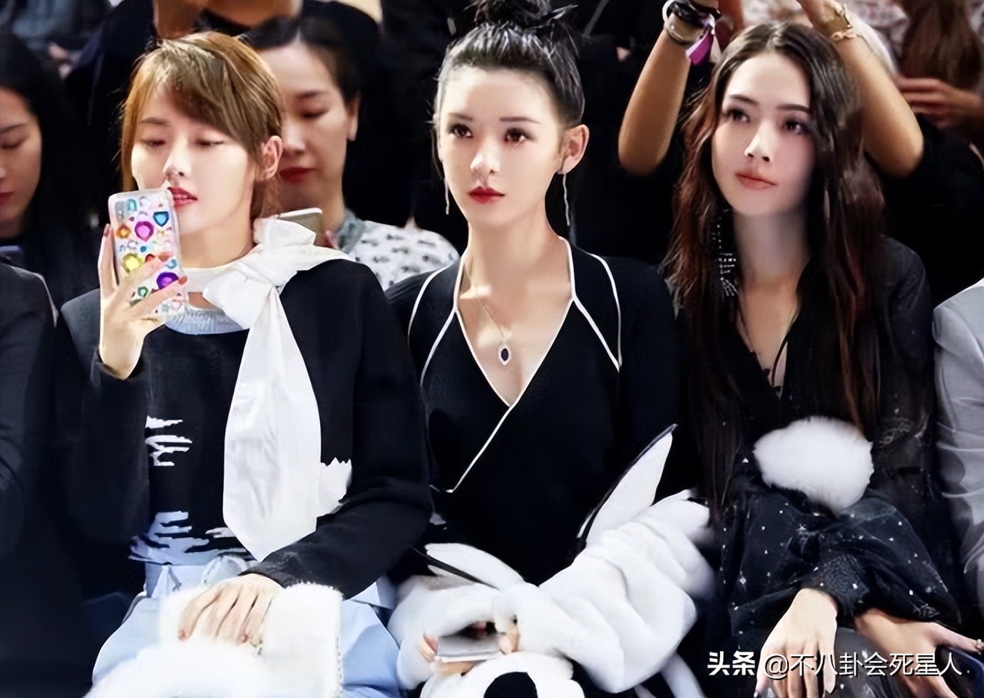 单看个个是美人，合照却开“大头特效”，这些女星被“虐惨”